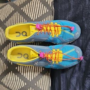 ON athletic shoes size 13